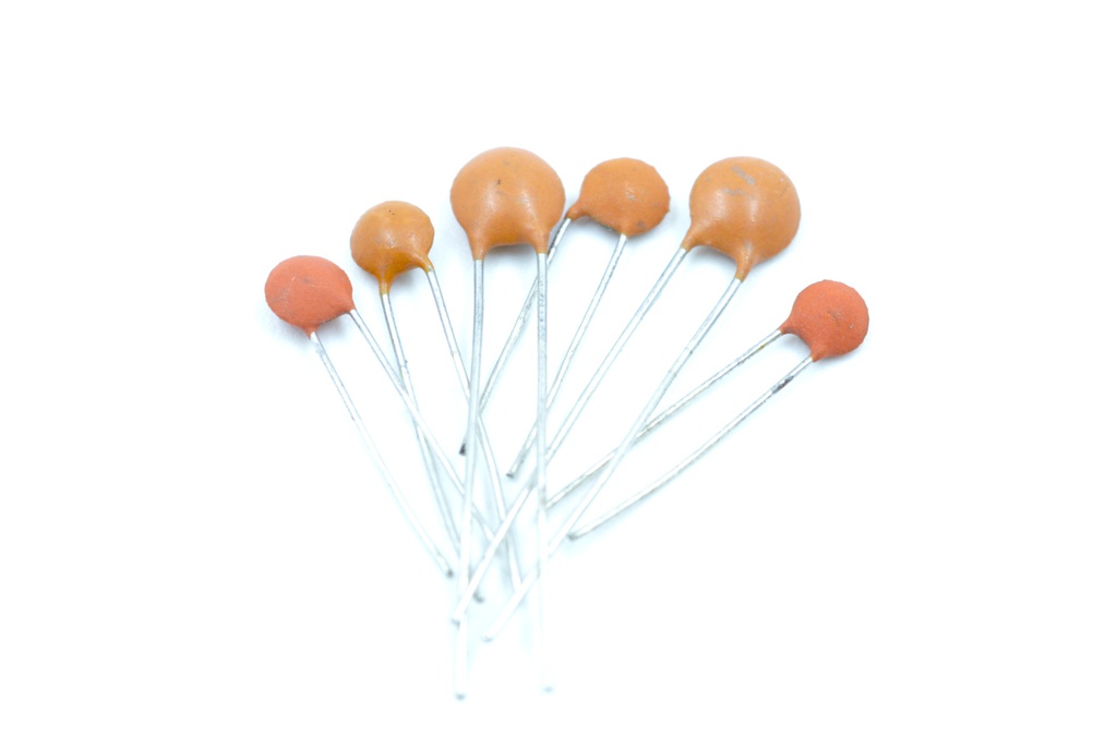 Condensador Cerámico 3,9nF 50V